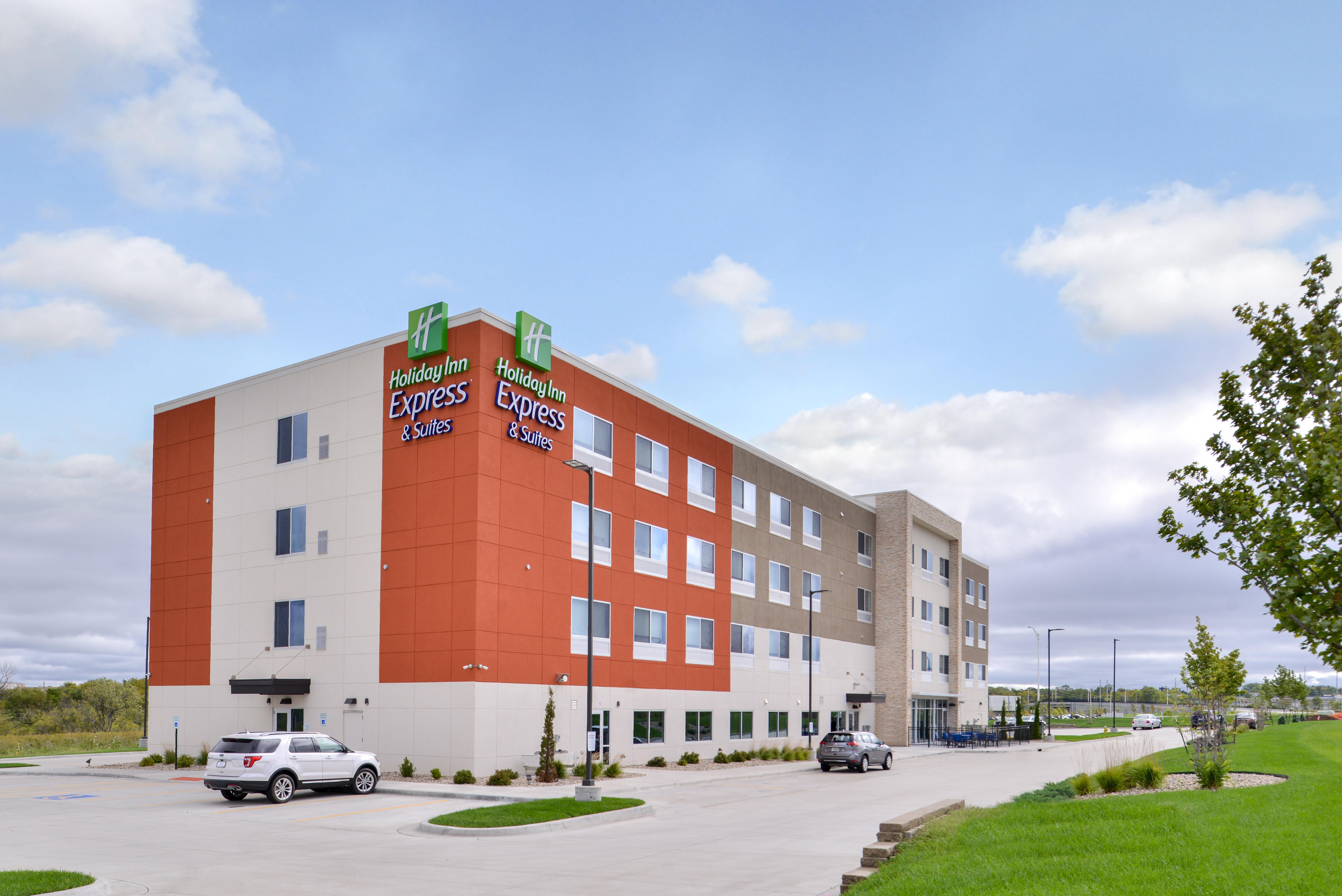 Holiday Inn Express & Suites - Kansas City - Lee'S Summit By Ihg Lee's Summit Exterior foto