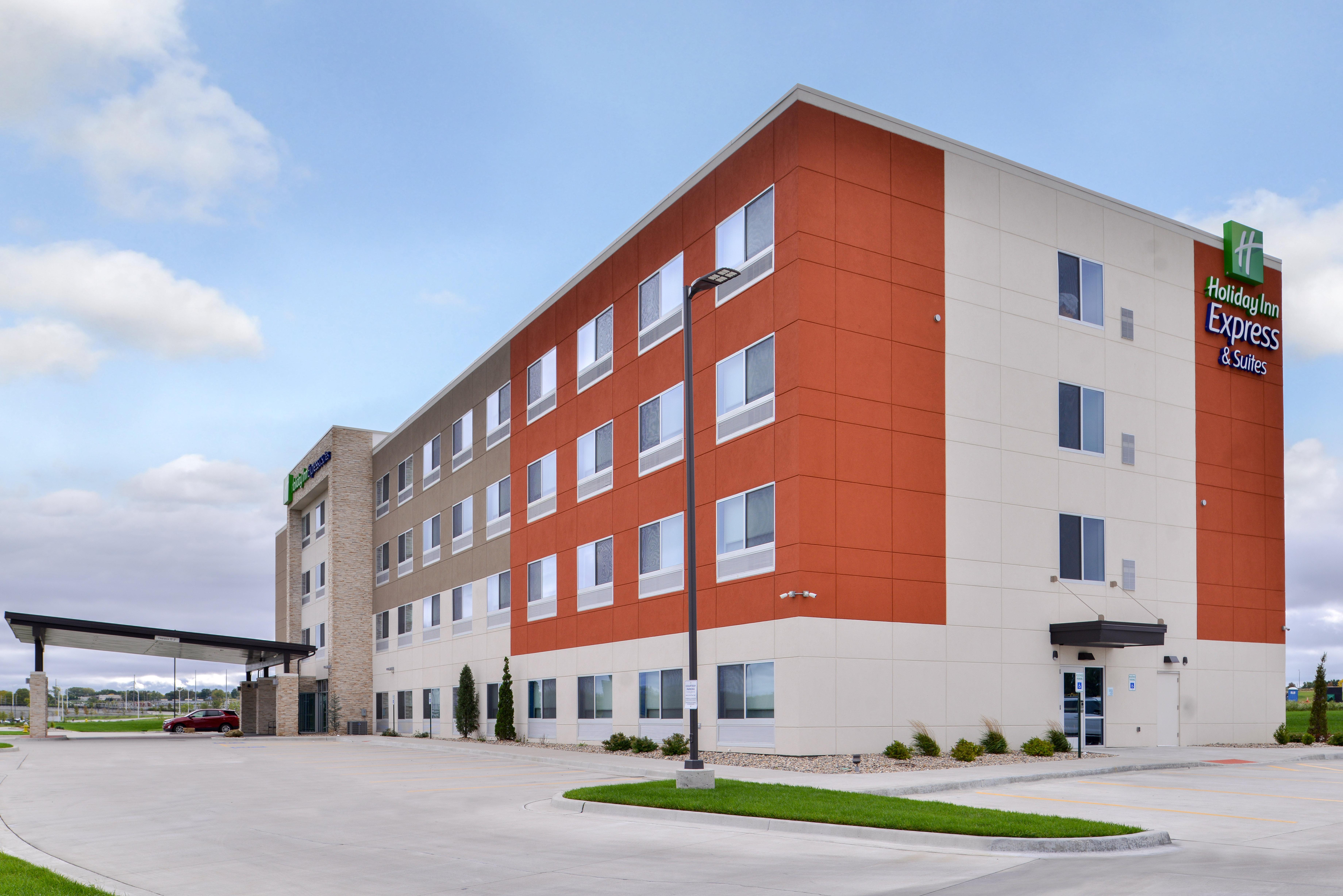Holiday Inn Express & Suites - Kansas City - Lee'S Summit By Ihg Lee's Summit Exterior foto