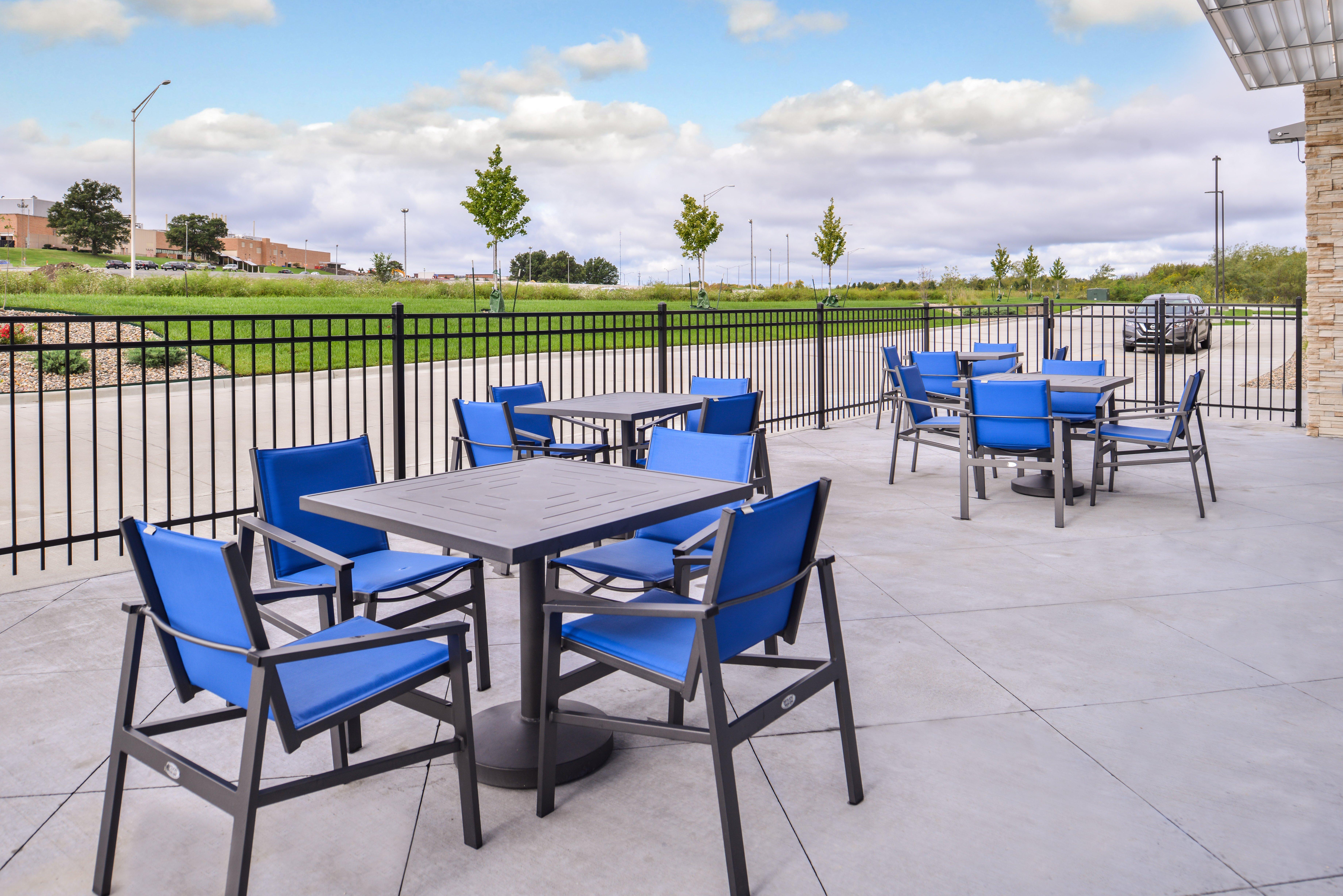 Holiday Inn Express & Suites - Kansas City - Lee'S Summit By Ihg Lee's Summit Exterior foto