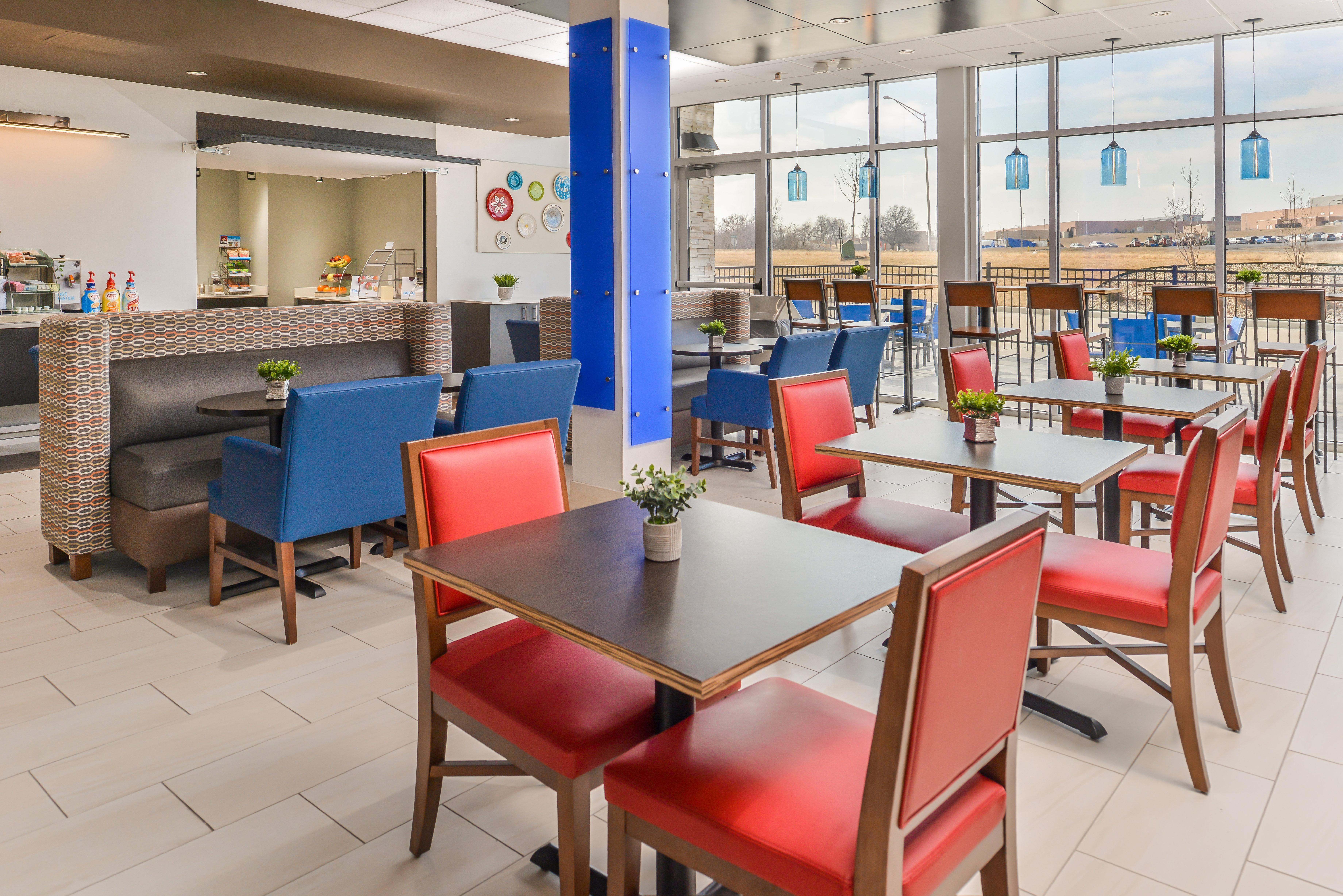Holiday Inn Express & Suites - Kansas City - Lee'S Summit By Ihg Lee's Summit Exterior foto